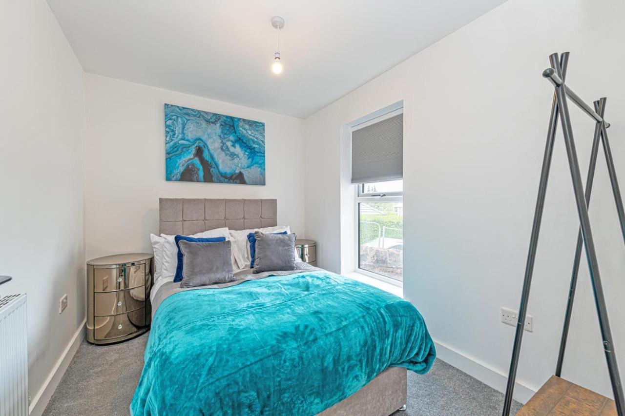 Gospel Heights Luxury Apartments With Parking Heswall Exterior photo
