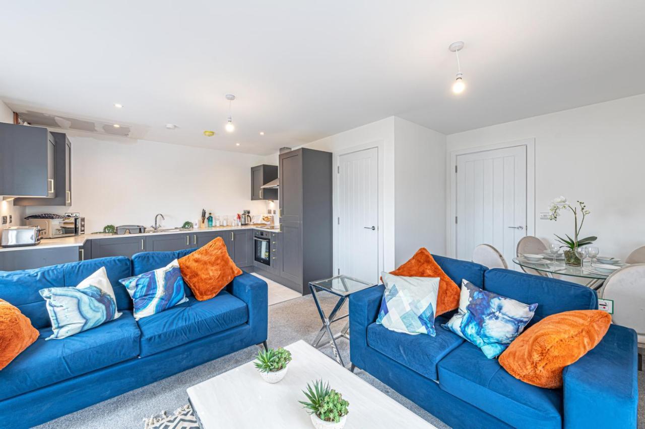 Gospel Heights Luxury Apartments With Parking Heswall Exterior photo
